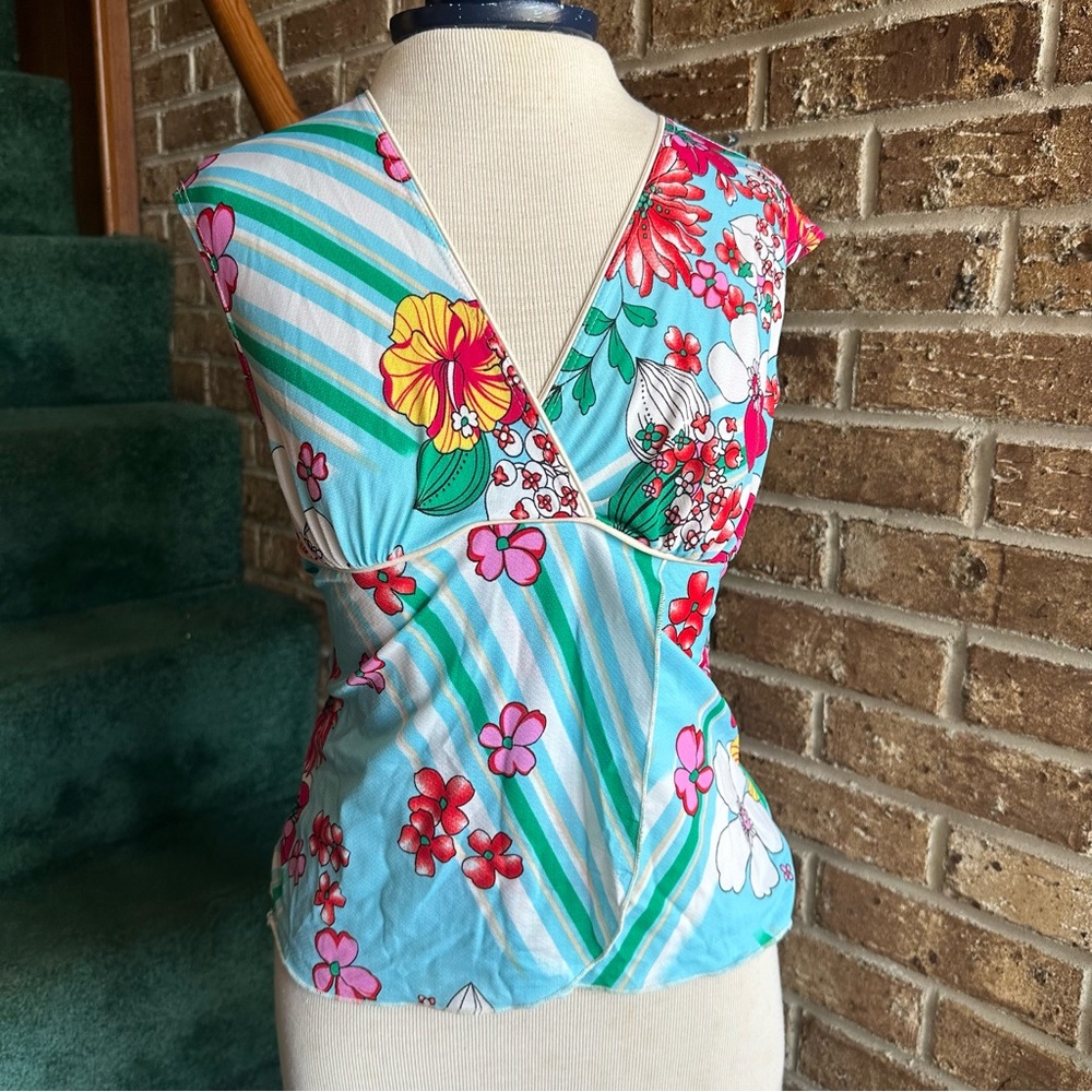 VTG Y2K 2000s Bright Colorful Hawaiian Floral V-neck Sleeveless Babydoll Blouse